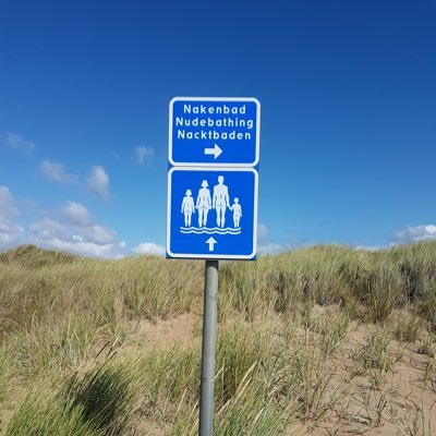 Swedish 🇸🇪 naturist, in love with the summer and sunbathing on beaches and supporting body positivity ☀️☀️🍻🌅 #Nakedlife #nakedsoul