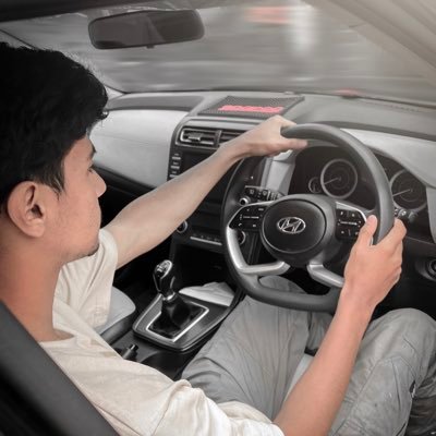 MinanBhat's profile picture. 🖤A Missing Element.