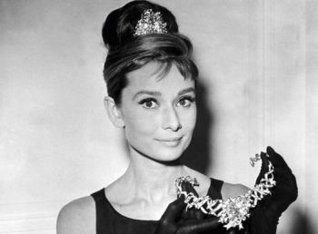 La moda se pasa de moda, el estilo jamás. (Coco Chanel)