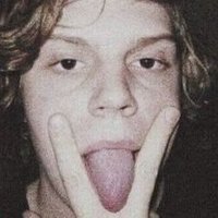 daily evan peters(@Evanfipeters) 's Twitter Profile Photo