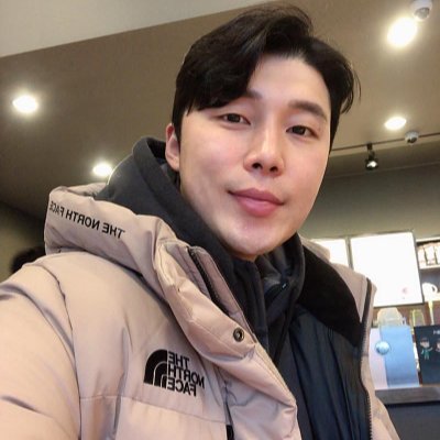 YeJunSo197's profile picture. 그래요 Ye-Jun So 저는 공공, 민간 및 비영리 조직에 자문을 제공하는 대기업의 선임 컨설턴트입니다.저는 공공, 민간 및 비영리 조직에 자문을 제공하는 대기업의 선임 컨설턴트입니다.