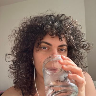 mairahso's profile picture. apareço aqui a cada 2 anos