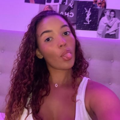 stlcharlotte's profile picture. ❤️💚🖤 objectif mariage à alger svp