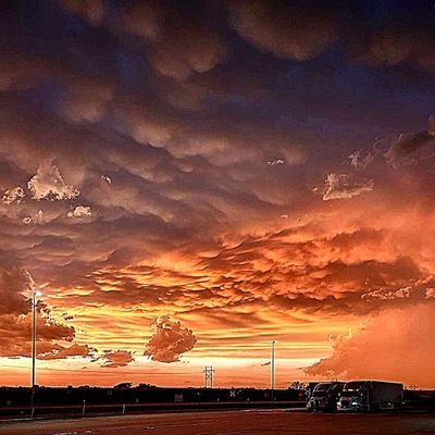 Weather enthusiast, Storm chaser for Central Oklahoma Storm Team.... Oklahoma weather is awesome!!!
 I love Oklahoma Sooner sports! BOOMER SOONER!!!