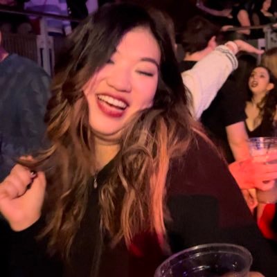 jfrezz16's profile picture. she/her