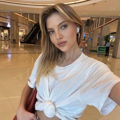 maikou202579896's profile picture. Being strong is the only way out.