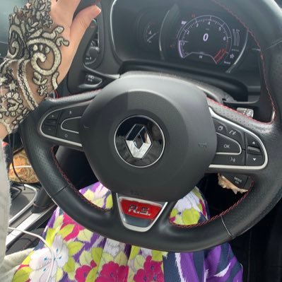 東北の地で着物でメガーヌrs乗っている人妻です。車の写真撮ったり、レース見に行ったりしております。絶賛、モータースポーツを応援しております。