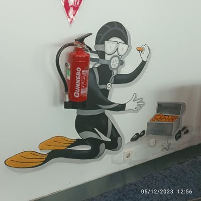 Prihanani_Hs's profile picture. Live in the moment. Forget the past and don’t concern yourself with the future.