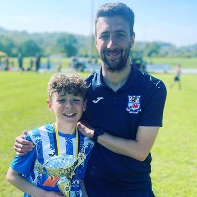 @Holyheadhotspur Senior/Youth Coach | Ynys Mon SFA | UEFA B Licence | Football coaching @MK_Coaching7 | @LUFC