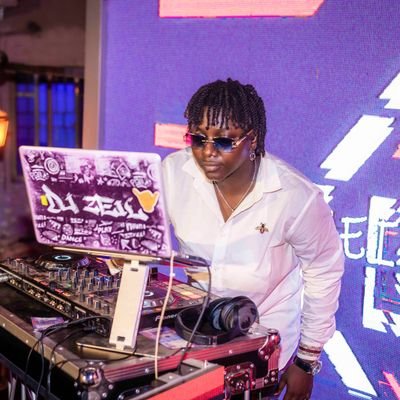 sedj_zeil's profile picture. The Quing 💯🌟👑
22/05
Gemini♊|| 
2x Award Winning SouthEast Best Female Campus DJ