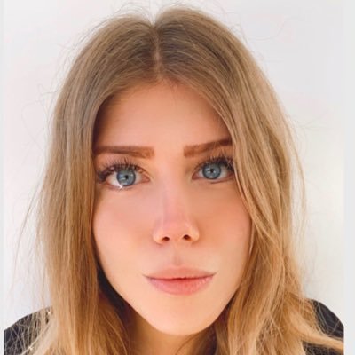 CherryLola92's profile picture. La realtà é molto più interessante del vissero per sempre felici e contenti ....