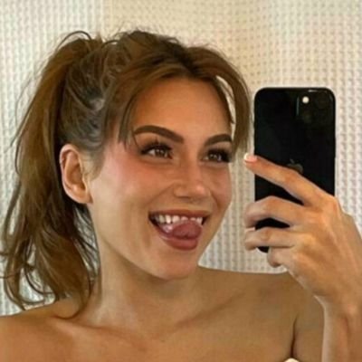 Sarah_o3lpb's profile picture. âge 21 ans 
mes passion,j'adore les mangas et les jeux vidéos.
je vends des photos de moi si intéressé  https://t.co/vGL9Gd4Exp