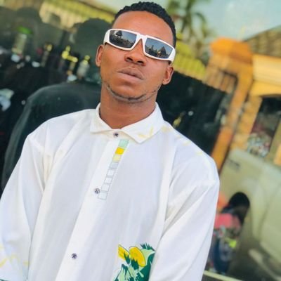 IsiaqQozeem3's profile picture. loyalty always 👍💯