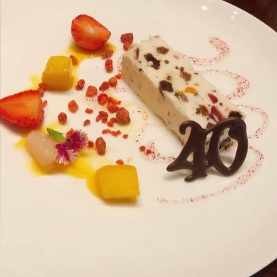 Hanaedge1984's profile picture. 俳句歴30年ぐらい。某結社同人。俳句甲子園出身者ではないのです⭐︎(指定難病:紫斑病腎臓病） 審神者、マスター(道満様推し)エッジクラスタ、クライブ愛好家。蛍丸鍛刀に歓喜！ 放送大学生！正代関応援してます！フォローはご自由にどうぞ！