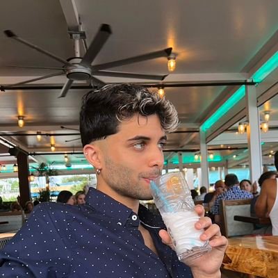 vivien2avida's profile picture. @CNCOmusic, @TiniStoessel, @MariaBecerra22 @SofiaCarson💙💜💙💜💙💜💙💜💙💜💙💜💙💜