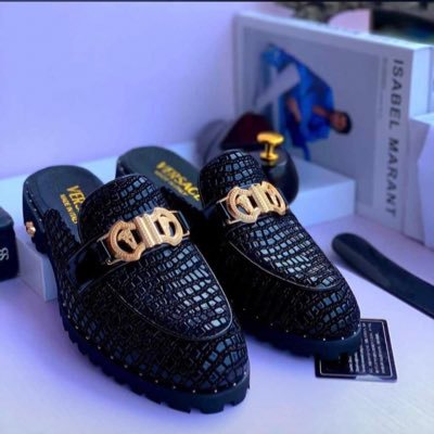 Misshalfshoes1's profile picture. Just slide in the shoes