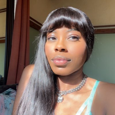 Yoko37272862605's profile picture. into my new world