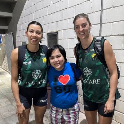 ▪️Dog mom ▪️#BuijRol ▪️ 1️⃣ “Gringa” fan of #Carolana and #AnneBuijs ▪️ Traveler ▪️ Praia Clube ▪️ 🇧🇷 🇳🇱 WVT ▪️Filipina-Australian / Brazilian at 💚💛💙