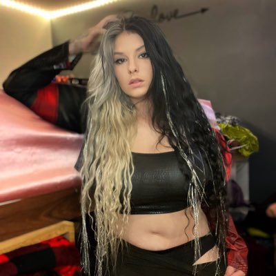 queenalexe's profile picture. Nouvelle ici je pense être une personne à découvrir j’ai beaucoup à offrir ! Original et unique 💜✨