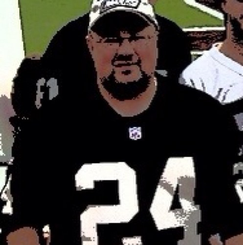 Just a guy who likes his Hawkeyes, Reds, and Raiders.
