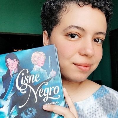 Autora de Cisne Negro e outras... desculpe se não apareço muito, sou extremamente antissocial