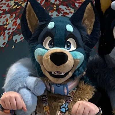 aka ellen j kaplan ☆ plural furry rave dog ☆ dev support lead + disability erg chair @discord ☆ opinions ≠ my employer's ☆ suit @craftycovenco ☆ she/they ΘΔ