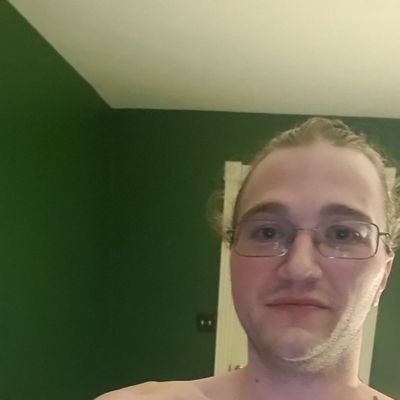 Warning! Some content will be 18+
Otherwise I'd say I'm your typical, fairly average, Midwestern gay guy who's also a bit of a pervy nerd lol.