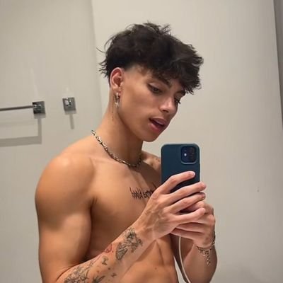 tinavadia's profile picture. 