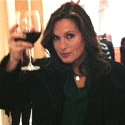 olivia benson & her hair, hoops & headtilts. eo advocate!