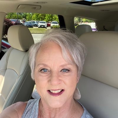 Debshene0200's profile picture. 