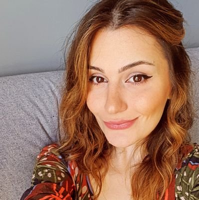 maahfl's profile picture. Tenho péssima memória.