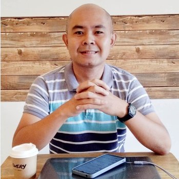 Life coach | Side-hustle coach | Self-supporting digital missionary | In negotio ad gloriam Dei