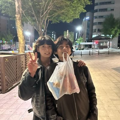 ⟭⟬ ♡ ⟬⟭ @BTS_twt Fan ARMY ⟭⟬ ♡ ⟬⟭
...Ser el primero o único artista, va después del nombre BTS...
𐤀Taekook Forever𐤀