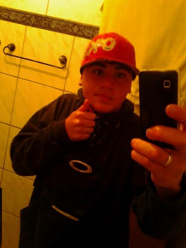 Peixes, 14 anos, sou inteligente, mto dedicado, esforçado, gosto de fazer
muitas amizades, ee o principal ficar com o amor da minha vida ! etc...