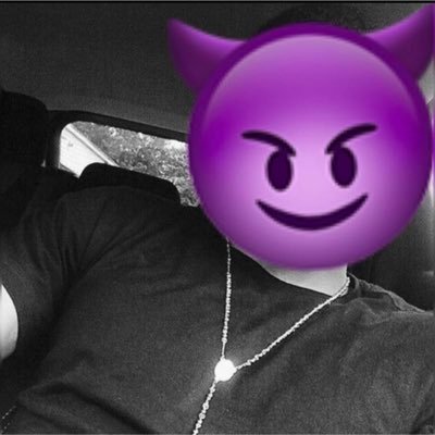 DL 🤫Open to a vibe but masc energy only. Especially be private about it. you can see what’s up, Inbox open 📥