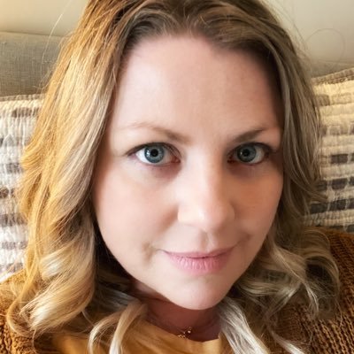 Wife|Mama - My two greatest joys! I’m an adventurer who is empowered w/topics about education, humanities, the environment, unity, simplicity, and selflessness.