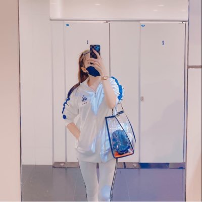 เป็นผู้หญิงหน้าดุ ดูหยิ่ง พูดน้อย ไม่ค่อยเรียบร้อยไม่ค่อยน่ารัก😂ทรงออกแมนๆชอบเฮฮาปาร์ตี้ #ก็แค่ผู้หญิงธรรมดาชีวิตติดดิน Facebook : August AN IG : at_august