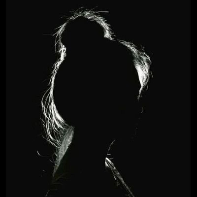 Somayeh93473929's profile picture. سیاه پوشِ غزلهایی که سوزاندمشان
👨‍👩‍👧‍👦☯️