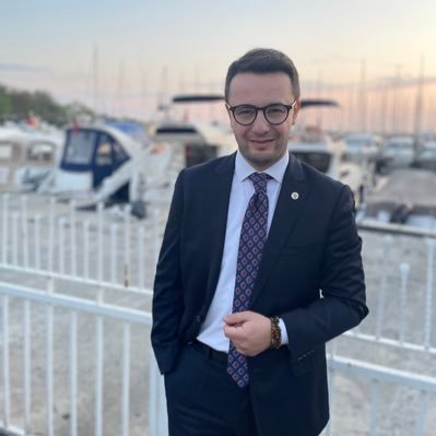 Avukat | Öğretim Üyesi | Eskişehir TÜGİAD Şube Başkanı | Marmara Üniversitesi Hukuk Fakültesi | Anadolu Üniversitesi YL/DR | University of Houston |
