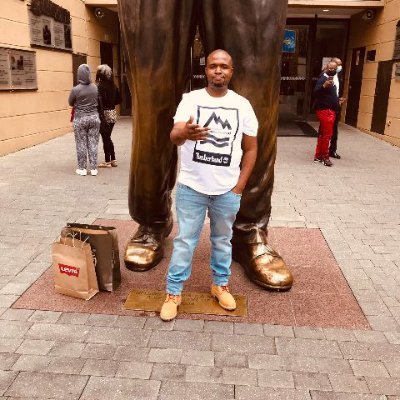 Deep House Sounds DJ/Producer, Wits University Graduate, Teacher by Profession, Father, Orlando Pirates Fan Ezimnyana nge nkani...I love life 🖤🇿🇦❤️🇿🇦