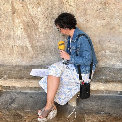Periodista, en @radiovalencia . Siempre corriendo 🏃🏽♀️🏔