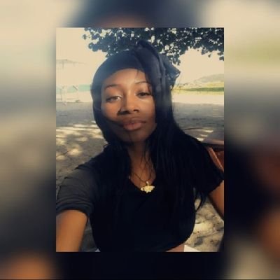 Natrightnow_'s profile picture. Her face 😍, her body ☕️ and she get 💵