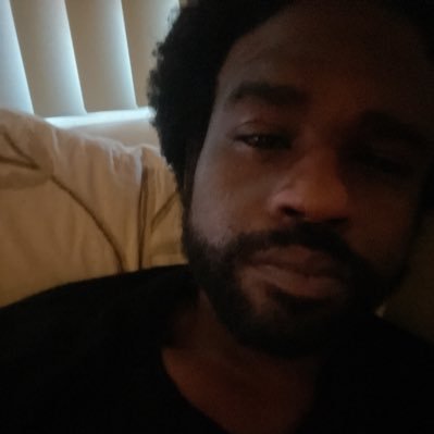 RRealRReal's profile picture. 