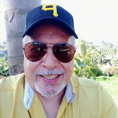 Ciudadano del mundo,demócrata absoluto,caraquista 100%, orgullosamente venezolano