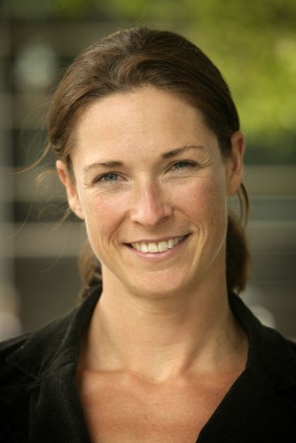 Communicatie adviseur, tekstschrijver, journalist en freelancer. Topsporter en triatleet via @trimirjam