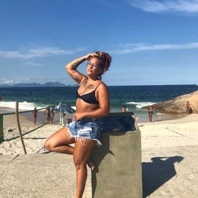 cheia de qualidades e defeitos, mas cada jeito meu é uma emoção 😘
🌴 carioca
#021
trilha 🥾/ good vibes 🧘🏼♀️/virginiana ♍/flu💚❤️