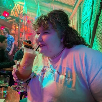 lila_ariana17's profile picture. 