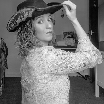 KelKel95x's profile picture. Kelly | 27 | UK |Travel | Country Music | Photography | Writer - Poet/Lyricist - Check out my Etsy |
Cat mum x 2 😻🐾🐈