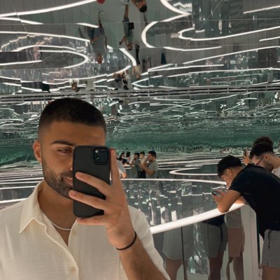 AJomaa21's profile picture. 