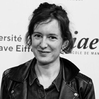 Passionnée de spectacle vivant et œuvrant dans l'accès à la culture pour toutes et tous.